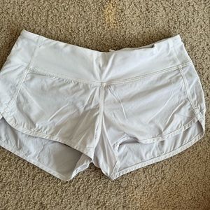 Size 4 2 1/2 inch white Lulu Lemon shorts!